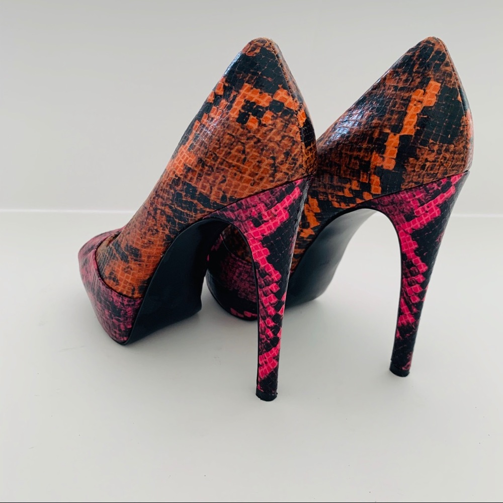 Guess women’s shoes - Picture 2 of 11